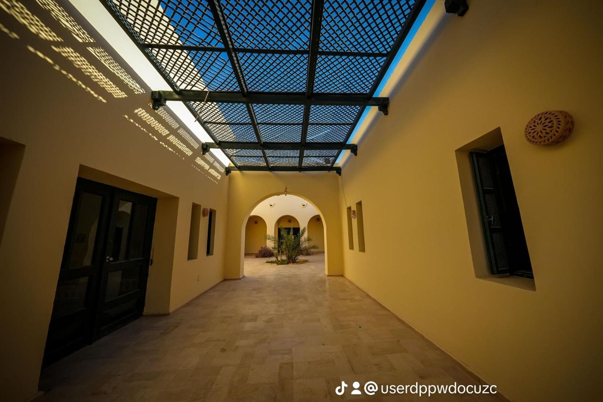Hotel Pansy Qasr Ghilan Kültér fotó